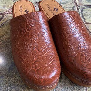 Patricia Nash Laura Tan Clogs Size 8